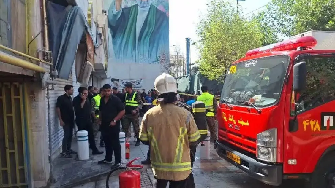 آتش‌سوزی یک مجتمع اقامتی تجاری در مشهد/ ۲۰۰ نفر نجات داده شدند