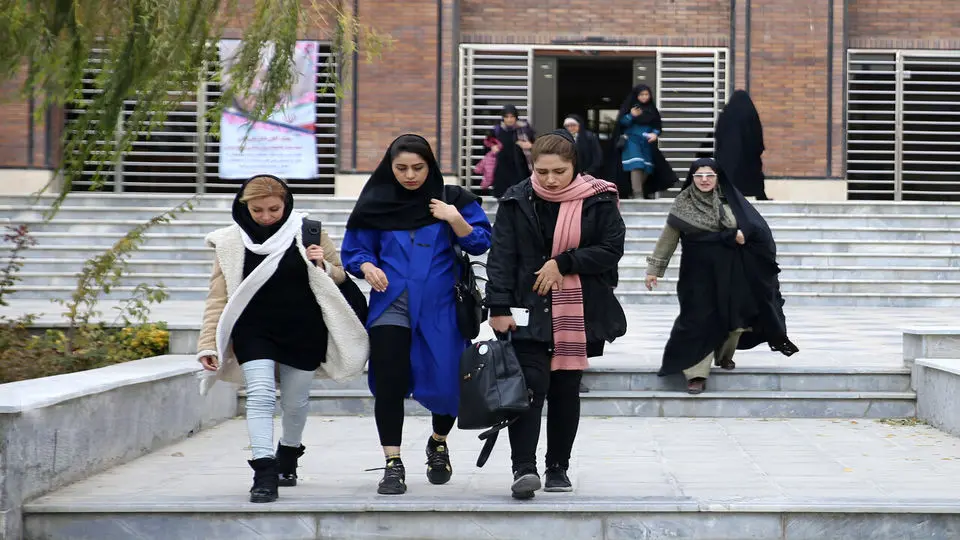 دستورالعمل جدید دانشگاه آزاد درباره حجاب