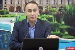 فرونشست در ملک شهر اصفهان/حفره ۶ متری در باند کندروی خیابان بهارستان ایجاد شد
