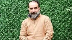 رضا امیرخانی در بخش مراقبت‌های ویژه 

