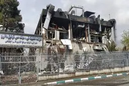 ۲۴ واحد صنعتی در حوزه دارو و تجهیزات پزشکی دچار خسارت شده‌اند/ ۱۱ فعال صنعت دارو شهید شده اند 