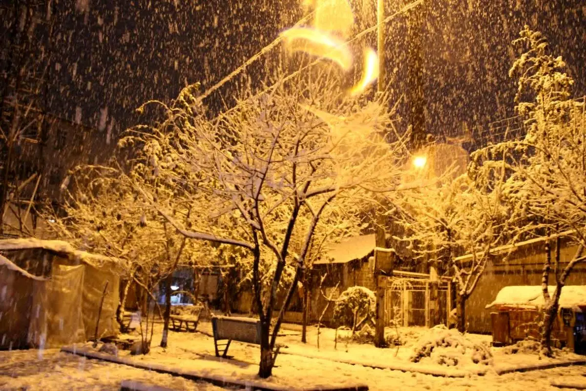بارش برف بهاری در جاده مشهد