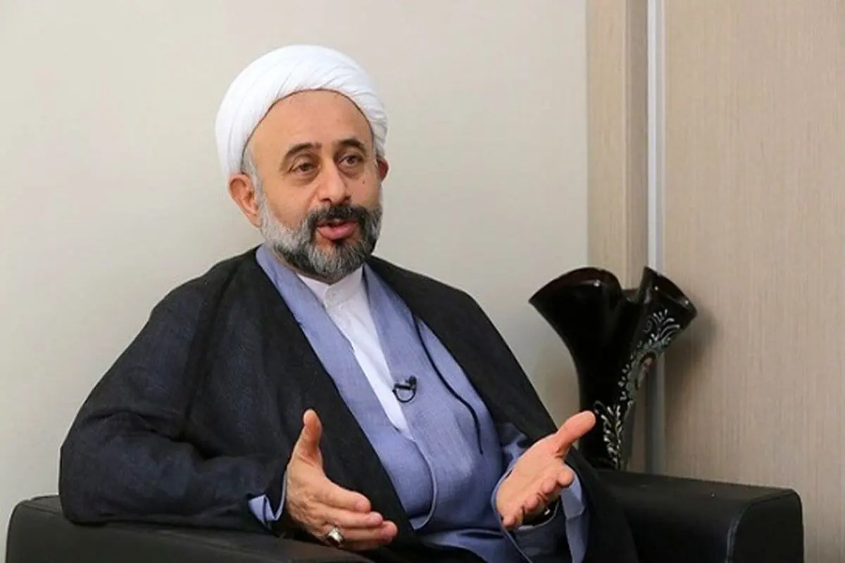 استادان عالم و به درد بخور را بیرون بریزید، در و دیوار دانشگاه که ارزشی ندارد/ هر که زور پیدا کرده زور گفته و ظلم کرده است

