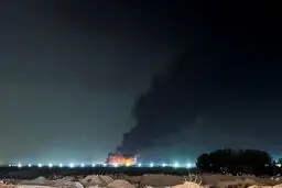 آتش‌سوزی گسترده در مقر ۲ شرکت آمریکایی در بصره

