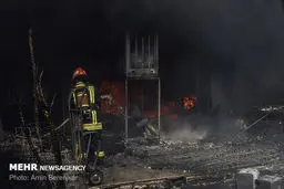 حریق خودروها در کیانمهر کرج؛ ۶۵ نفر نجات یافتند

