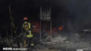 حریق خودروها در کیانمهر کرج؛ ۶۵ نفر نجات یافتند

