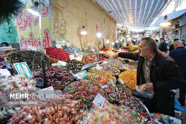 حال و هوای بازار شبِ عید در همدان