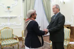 در دیدار رئیس هیات مذاکره‌کننده حوثی‌های یمن با پزشکیان چه گذشت؟/ عکس