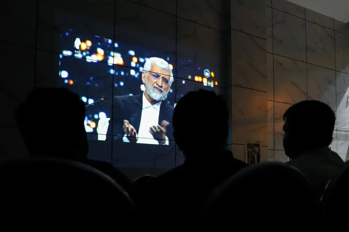 ماجرای حمله با کوکتل مولوتوف به ستاد انتخاباتی «سعید جلیلی» در مشهد چیست؟/ ویدئو
