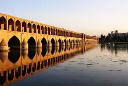 پایان انتظار نصف‌جهان؛ آب زاینده‌رود به اصفهان رسید/ ویدئو