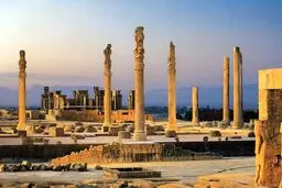 حدود نیم میلیون نفر به سراغ تخت جمشید رفتند 