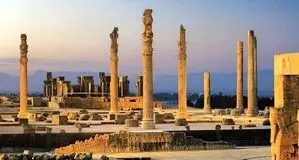 ایران از گردشگری چقدر درآمد داشت ؟