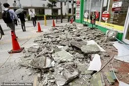 ژاپن برای یک زلزله ویرانگر که ممکن است ۳۰۰ هزار نفر را بکشد، آماده می‌شود