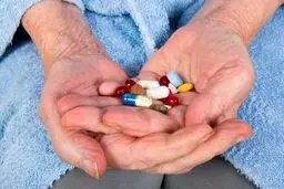 تداخلات دارویی از دلایل شایع بستری‌شدن سالمندان
