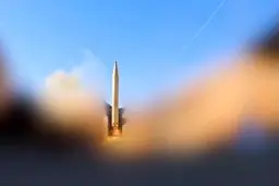 تصاویری از لحظه شلیک موشک‌های خرمشهر۴، خیبر و فتاح در موج بیست و دوم عملیات وعده صادق ۴