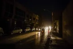 مردم به چهارساعته شدن قطعی برق اعتراض کردند 