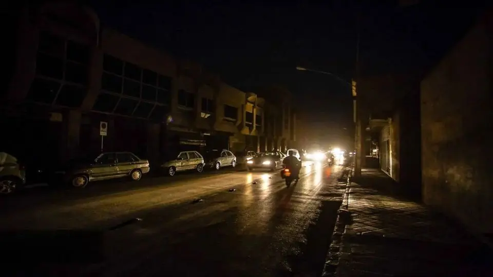 ادعای رییس اتحادیه انرژی: ایران دچار black out میشود/ ناترازی برق ادامه دارد