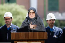  نشست خبری متفاوت سخنگوی دولت + عکس