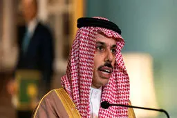 رای الیوم: بن فرحان با پیام ملک سلمان به تهران سفر می‌کند

