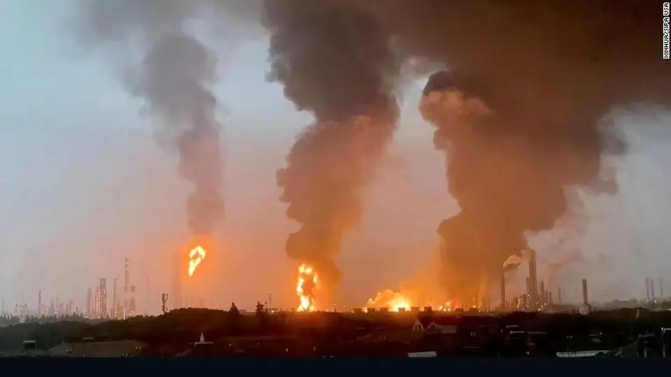 Fire at Shanghai petrochemical complex kills at least one person