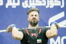 کیانوش رستمی  باخت  و  تهدید  کرد
