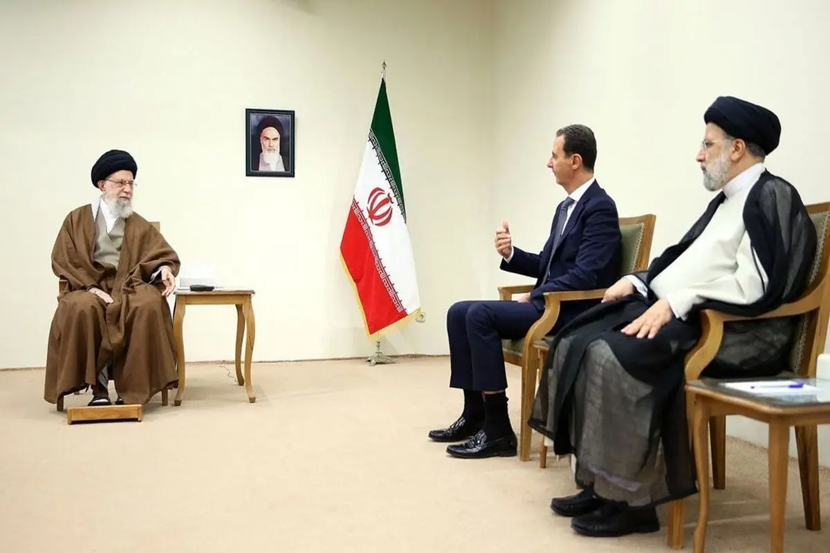 قائد الثورة: الجمیع ینظرون الیوم لسوریا کقوة یعتد بها
