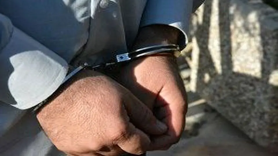پایان فرار کلاهبردار زنجیرهای با ۱۰۰ حکم جلب در مریوان