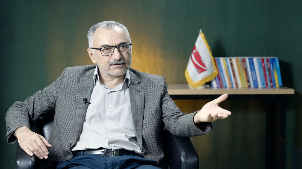 من کاسب صلح هستم

