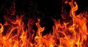 آتش‌سوزی شبانه در میدان مجیدیه خیابان کلهری قم+فیلم
