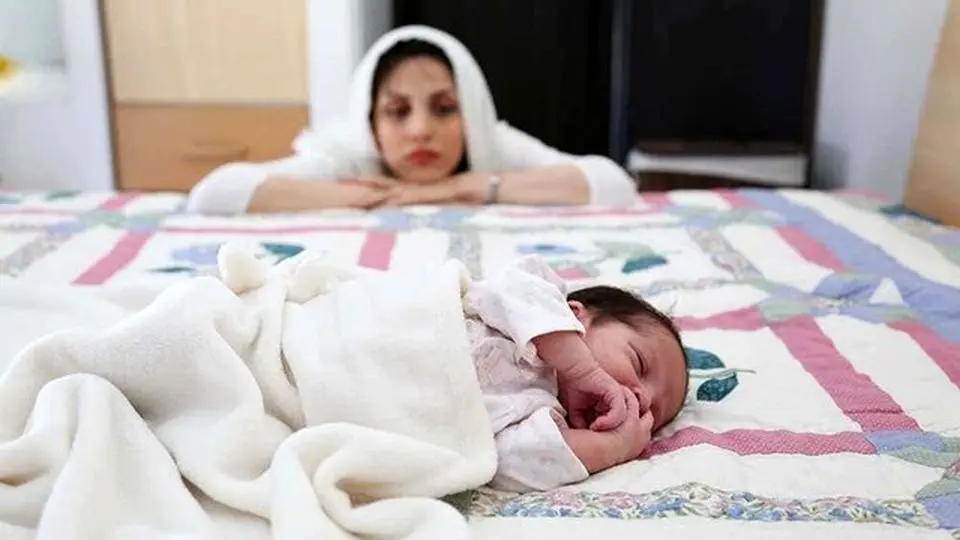 چگونه می توان همزمان از «مرخصی زایمان» و «بیمه بیکاری» استفاده کرد؟