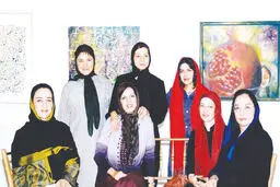 اولین گروه زنان هنرمند ایران، دنا