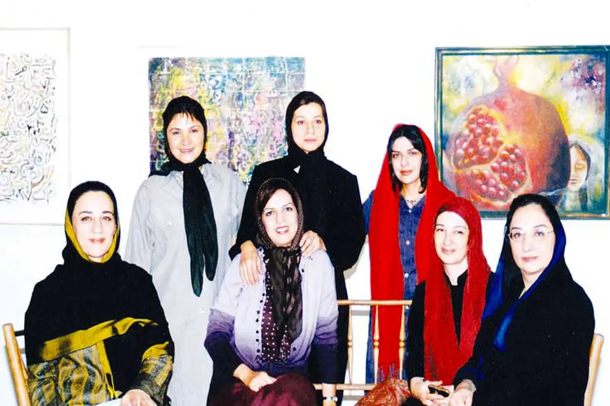 اولین گروه زنان هنرمند ایران، دنا
