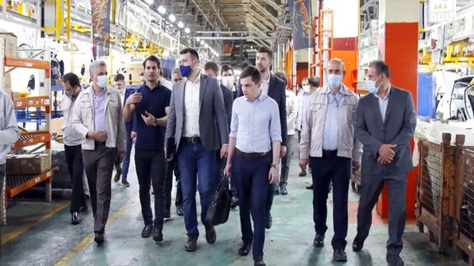 تعاون ایراني روسي في مجال تصنیع السیارات