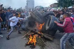 همسر نخست‌وزیر نپال در آتش سوخت

