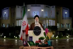  رویکرد و برنامه دولت؛ «دیپلماسیِ متوازن»، «احیای سیاست همسایگی» و «کنترل تورم»