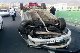 دو واژگونی خودرو به فاصله ۱۰ دقیقه در دو بزرگراه پایتخت

