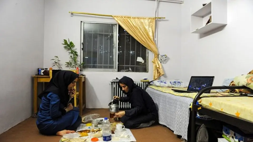 فیلم شوکه‌کننده از یک خوابگاه دخترانه در تهران!/ ویدئو

