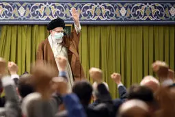 رهبرانقلاب: بعد از ۳ سال این مجلس را همچنان انقلابی می‌دانم/ رویکرد مجلس و دولت باید همکاری و هم‌افزایی باشد