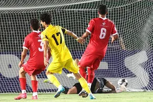 عصبانیت و شعار هواداران پرسپولیس علیه مدیران باشگاه