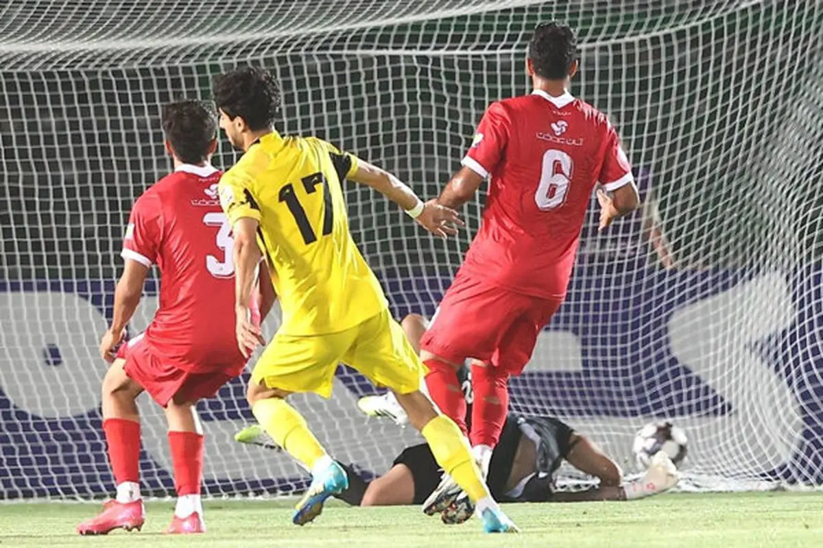 عصبانیت و شعار هواداران پرسپولیس علیه مدیران باشگاه