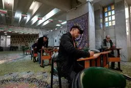 انتقاد تند رسالت از «فاجعه مشارکت» در انتخابات/ جمع کردن این افتضاحات، «بزرگ» می‌طلبد