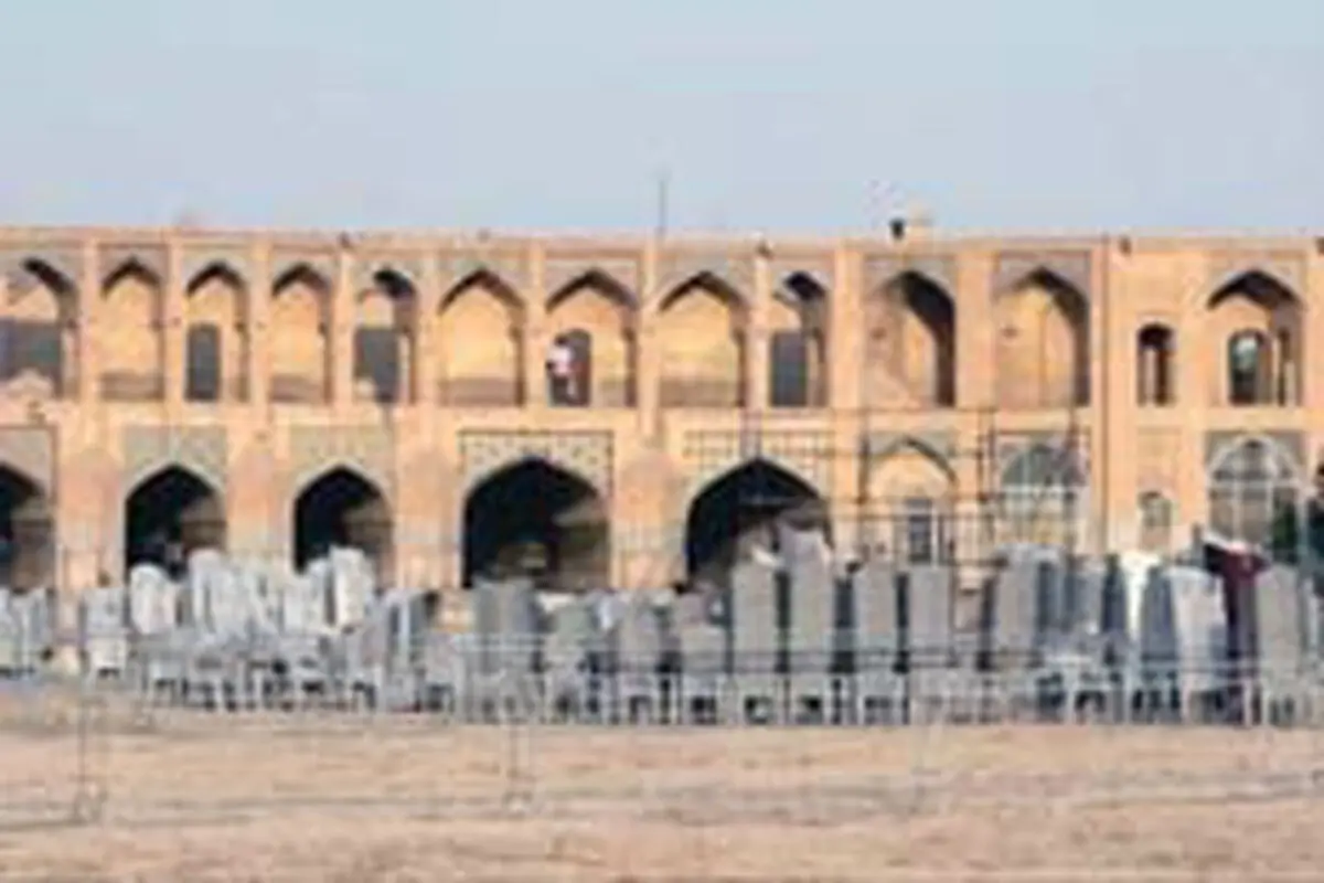لب کارون 

چه گلبارون