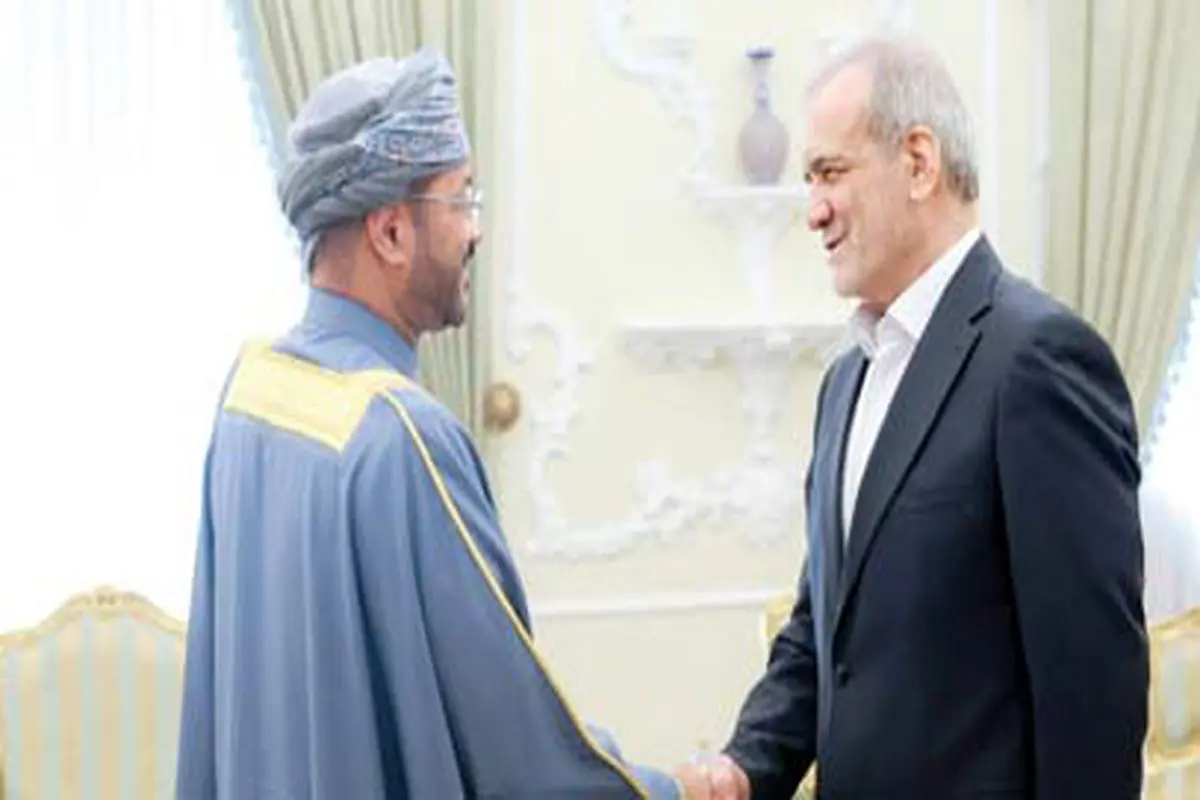 در میان خطوط دیپلماسی
