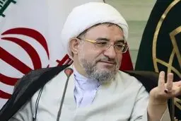  کسانی که گفته‌اند عکس گرفتن آن طلبه از آن خانم بی حجاب حرام است، ضعف فقهی دارند
