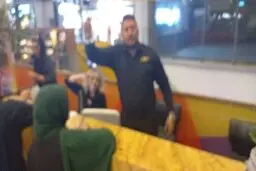 ضرب و شتم آمر به معروف در یک مجتمع تجاری/ ویدئو

