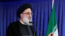 امام جمعه کرج: مذاکره اقتصاد را درست نمی کند/ مسئولان از محاصره اقتصادی نترسند 