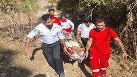 نجات مرد ۴۹ ساله الموتی پس از سقوط در دره

