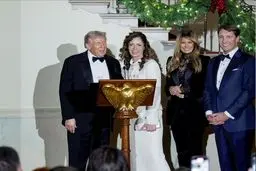 کاخ سفید چگونه بانداژ روی دست ترامپ را توجیه کرد؟

