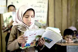 روایتی از کودکان محروم از تحصیل کودکانی بدون کوله‌پشتی مدرسه

