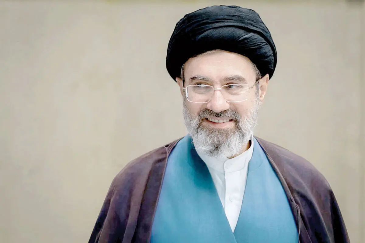 هر  کار  تفرقه‌انگیزی از  هر فردی با هر جایگاهی
 در جهت مقصود دشمن است